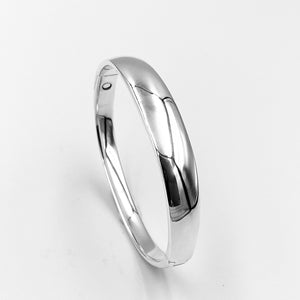 Classic oval solid sterling silver hindged bangle