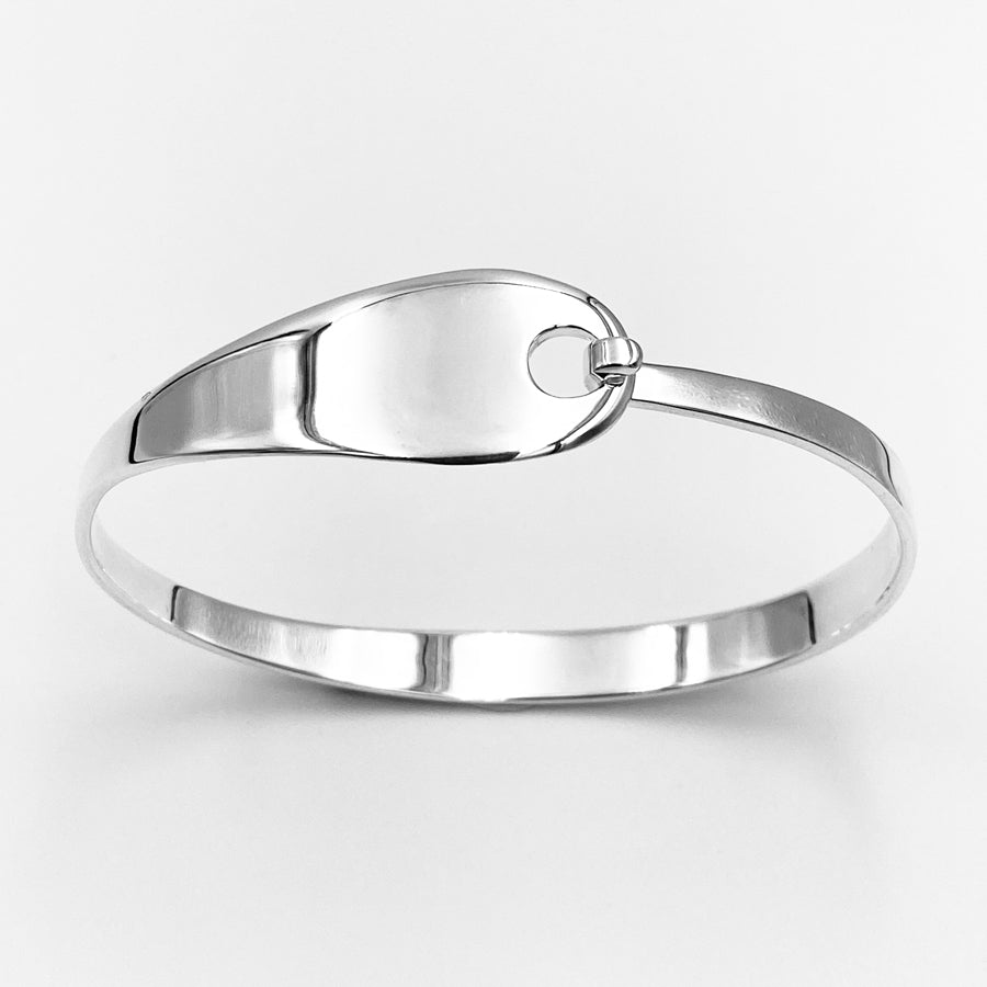 Loop solid oval sterling silver bangle