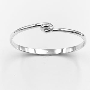 Love knot solid oval sterling silver bangle