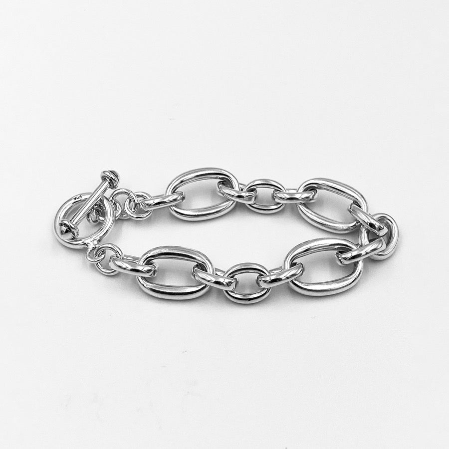 Open oval link bracelet