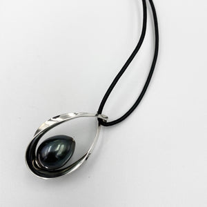 Oval pendant sterling silver black fresh water pearl 45cm leather necklets